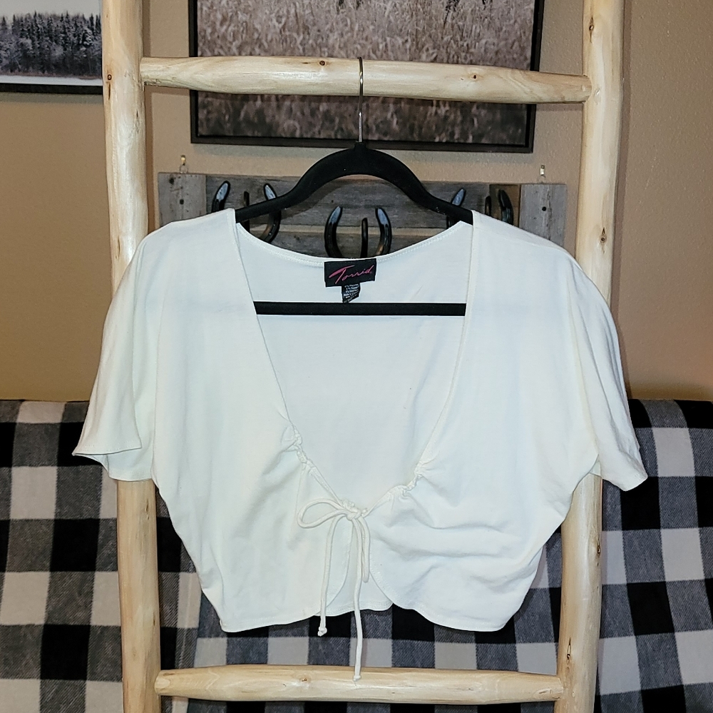 Womens Torrid white over crop shirt with tie cardigan size 0